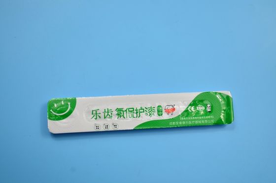 Un seul emballage de 0,5 g de fluorure de sodium vernis Le traitement dentaire essentiel pour une vie de la santé buccale avec ce